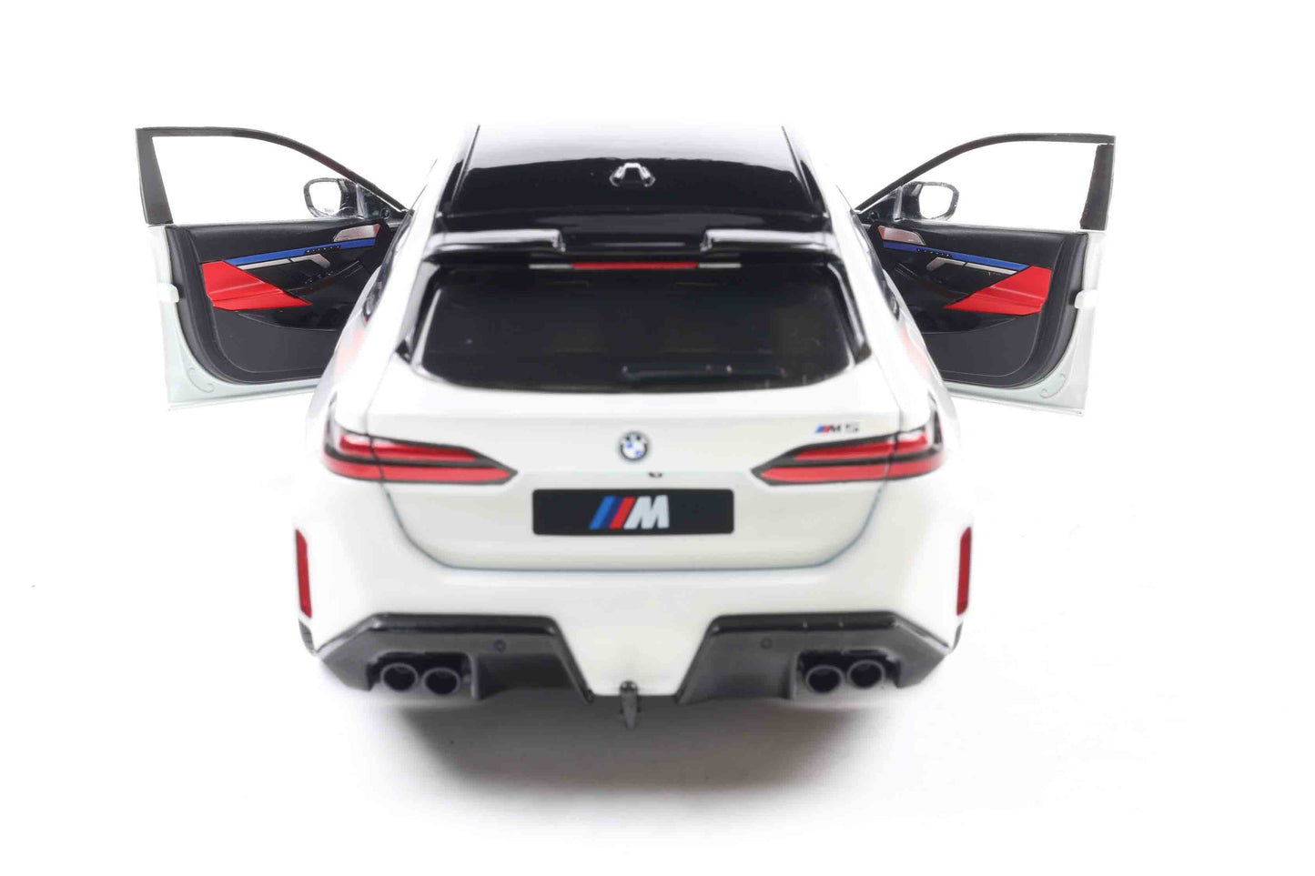 Solido 2024 BMW M5 (G99) Touring M Wagon Alpine White 1:18