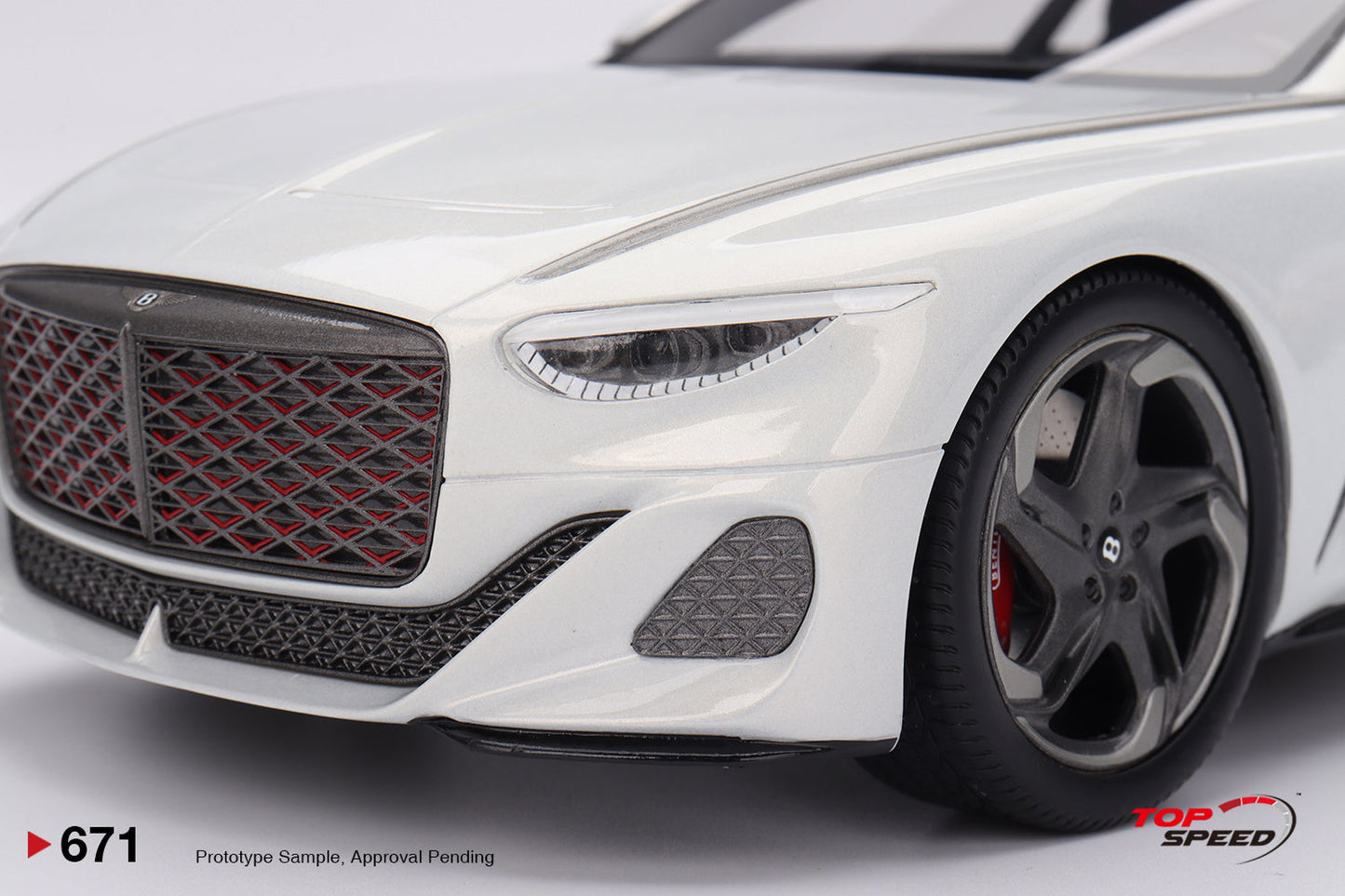 Topspeed Bentley Batur Bonneville Pearl White 1:18