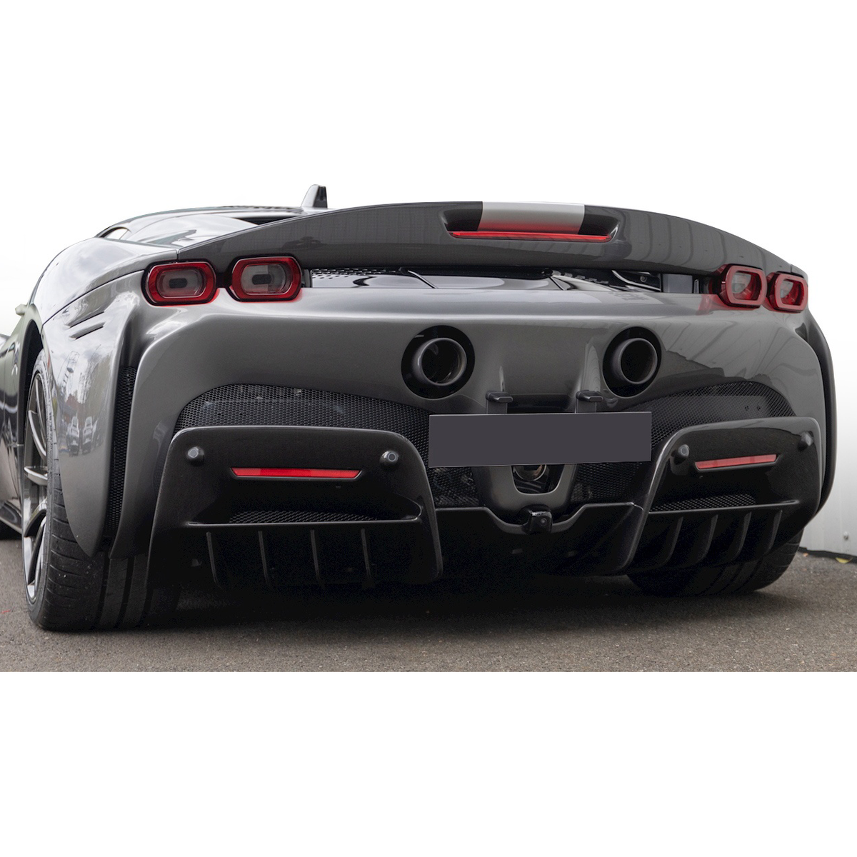 Ferrari SF90 | Phoenyx Design Carbon Fiber Rear Diffuser