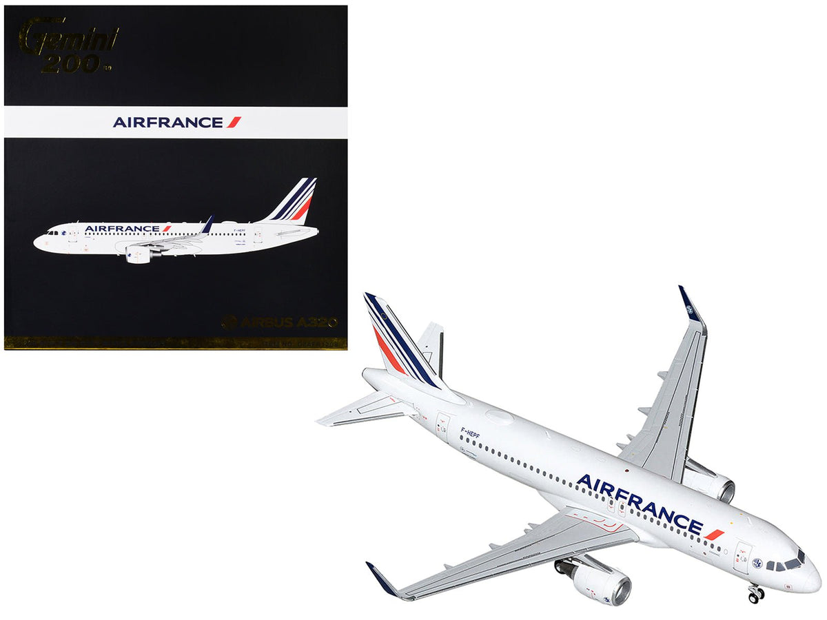 Rapid Vehicles Airbus A320 Commercial Aircraft "Air France" White with Tail Stripes "Gemini 200"...