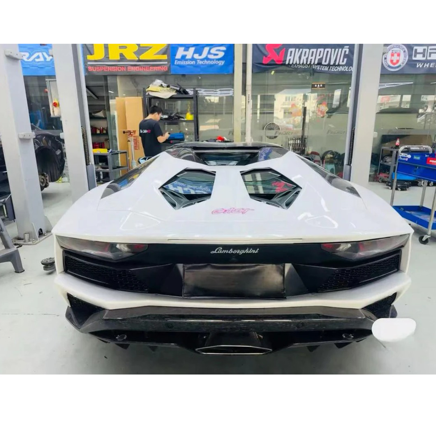 OEM Style Dry Carbon Fiber Front Lip and Rear Diffuser for Lamborghini Aventador LP740