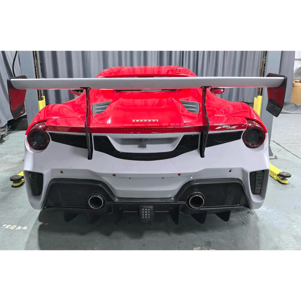 Prepreg Carbon Fiber EVO Style Aerodynamic Body Kit for Ferrari 488