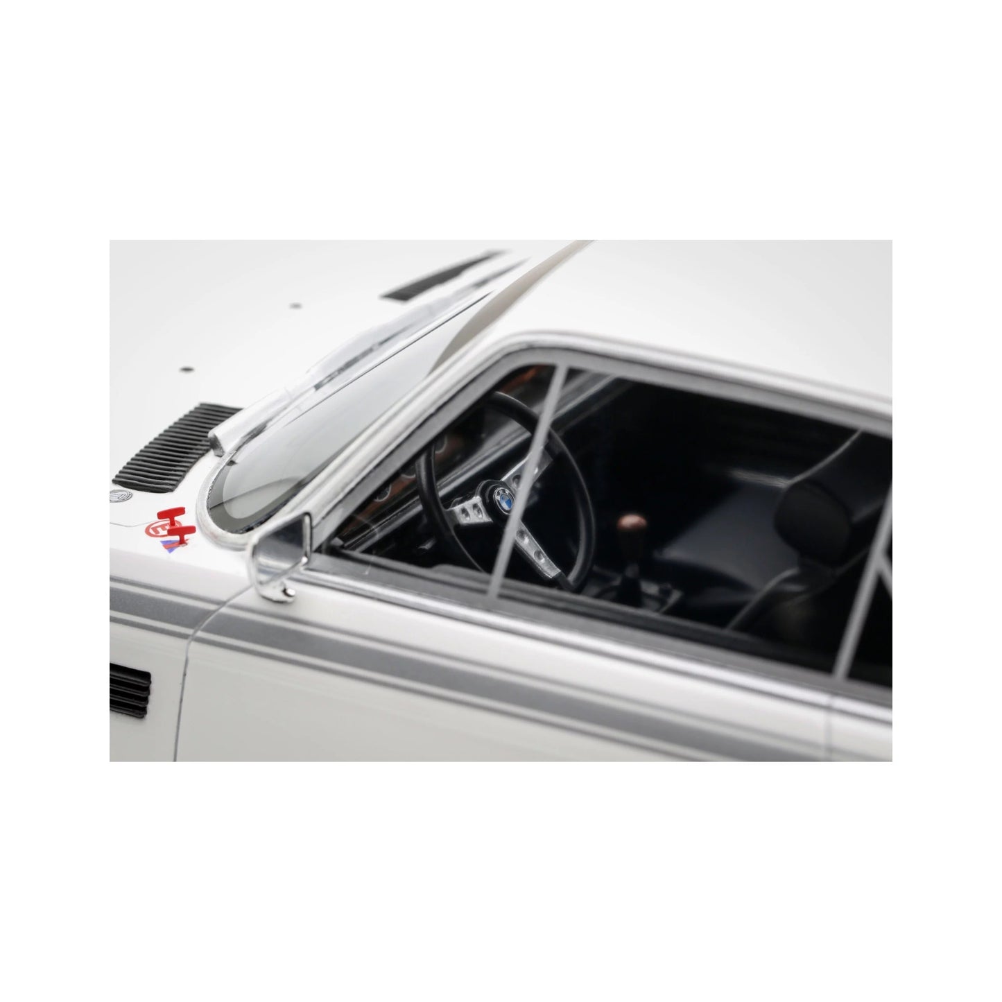 Otto 1972 BMW 3.0 (E9) CSL Chamonix White 1:18