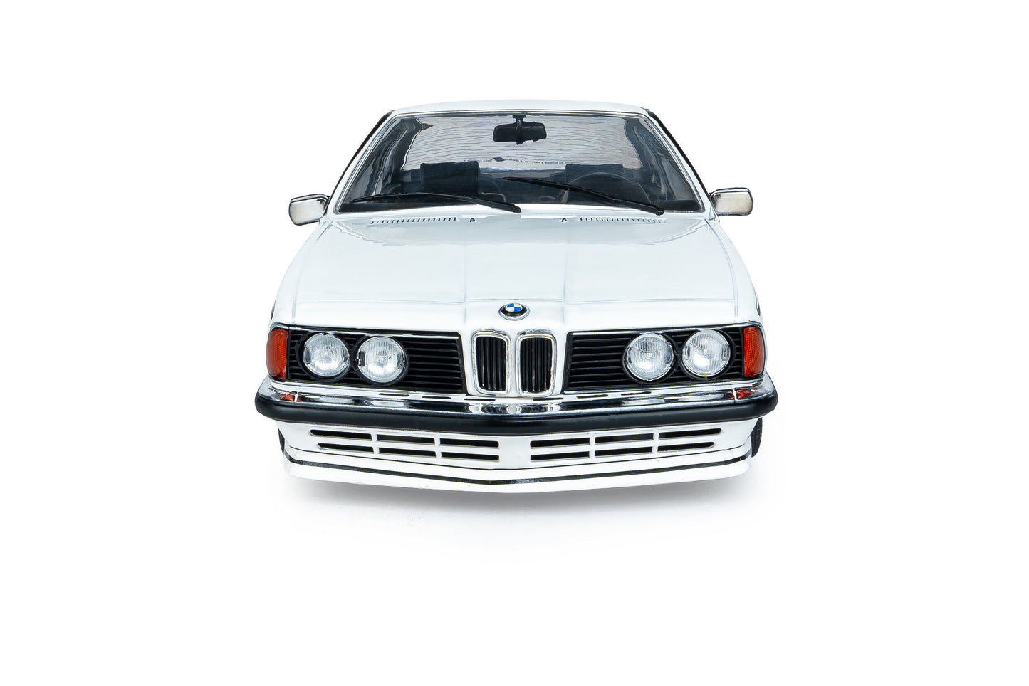 Solido 1984 BMW 635 CSI (E24) White 1:18
