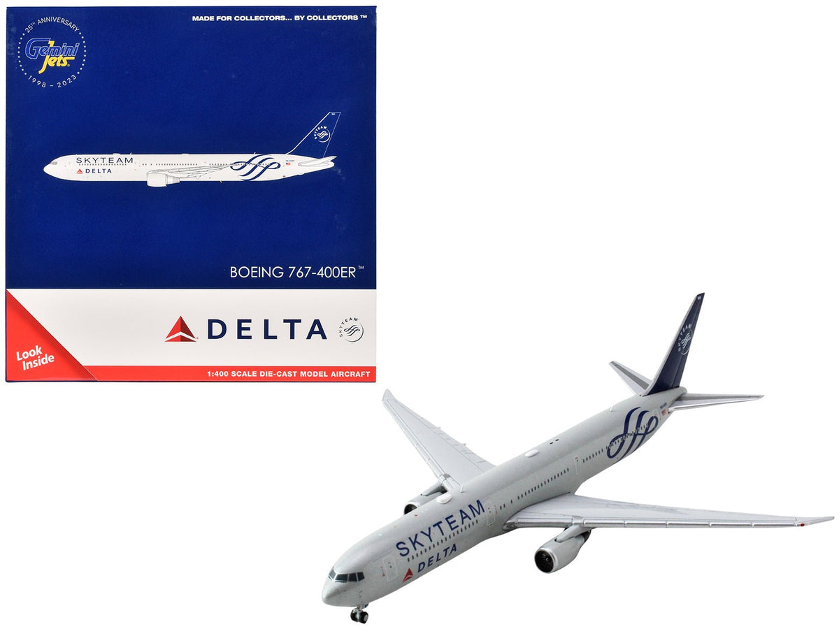 Rapid Vehicles Boeing 767-400ER Commercial Aircraft "Delta Air Lines Skyteam" (N844MH) Gray...