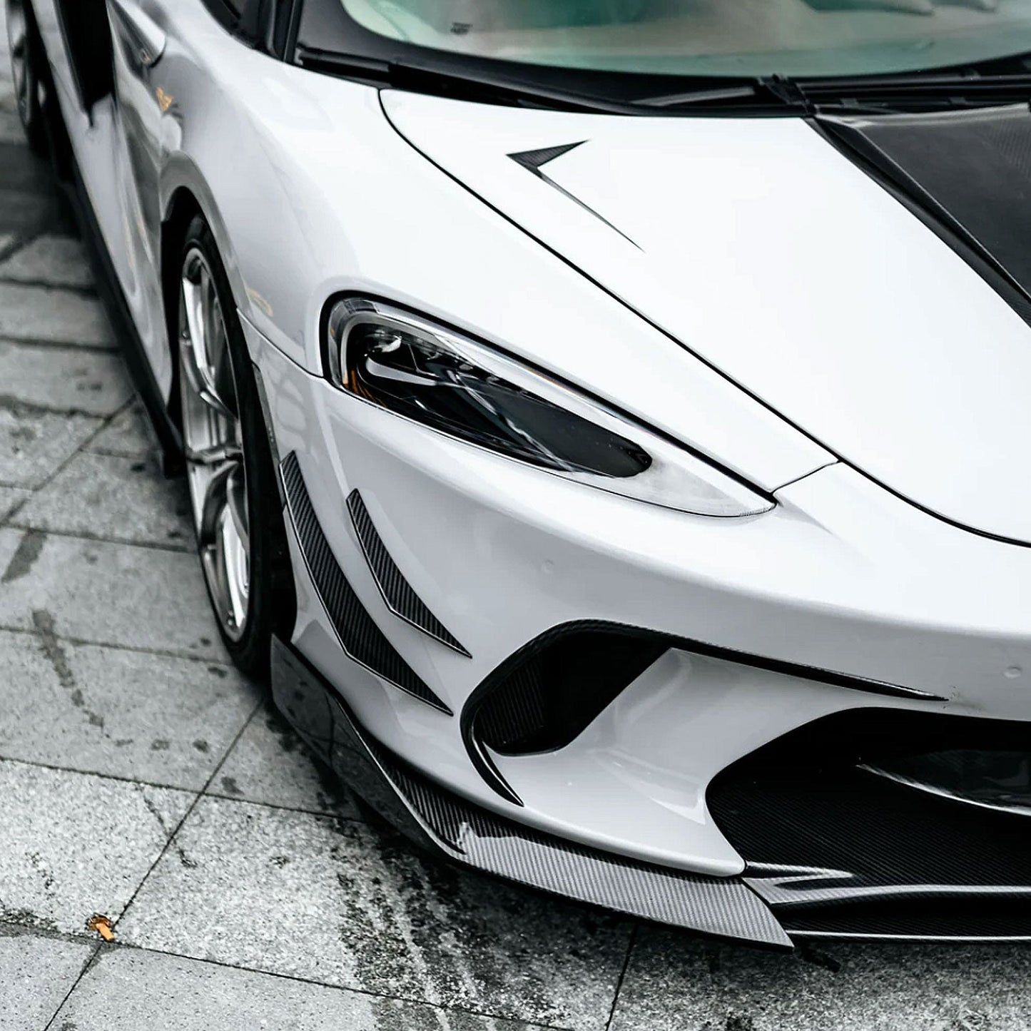 PRO Style Dry Carbon Fiber Front Bumper Splitters for McLaren GT