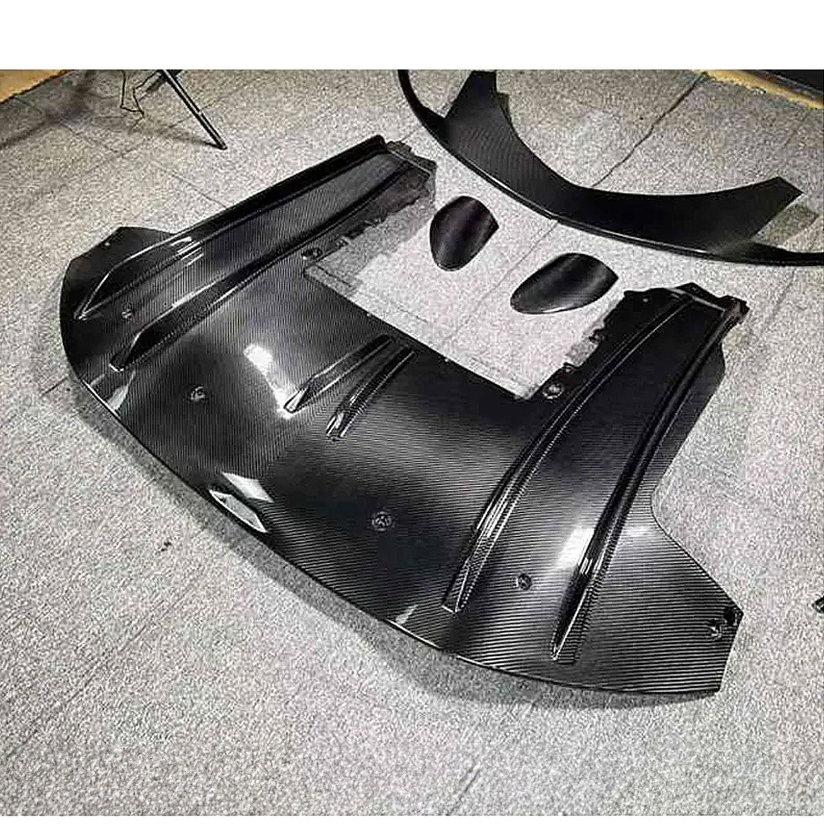 STRATEC SYSTEMS Aggressive Dry Carbon Fiber Rear Diffuser for McLaren GT - View 3