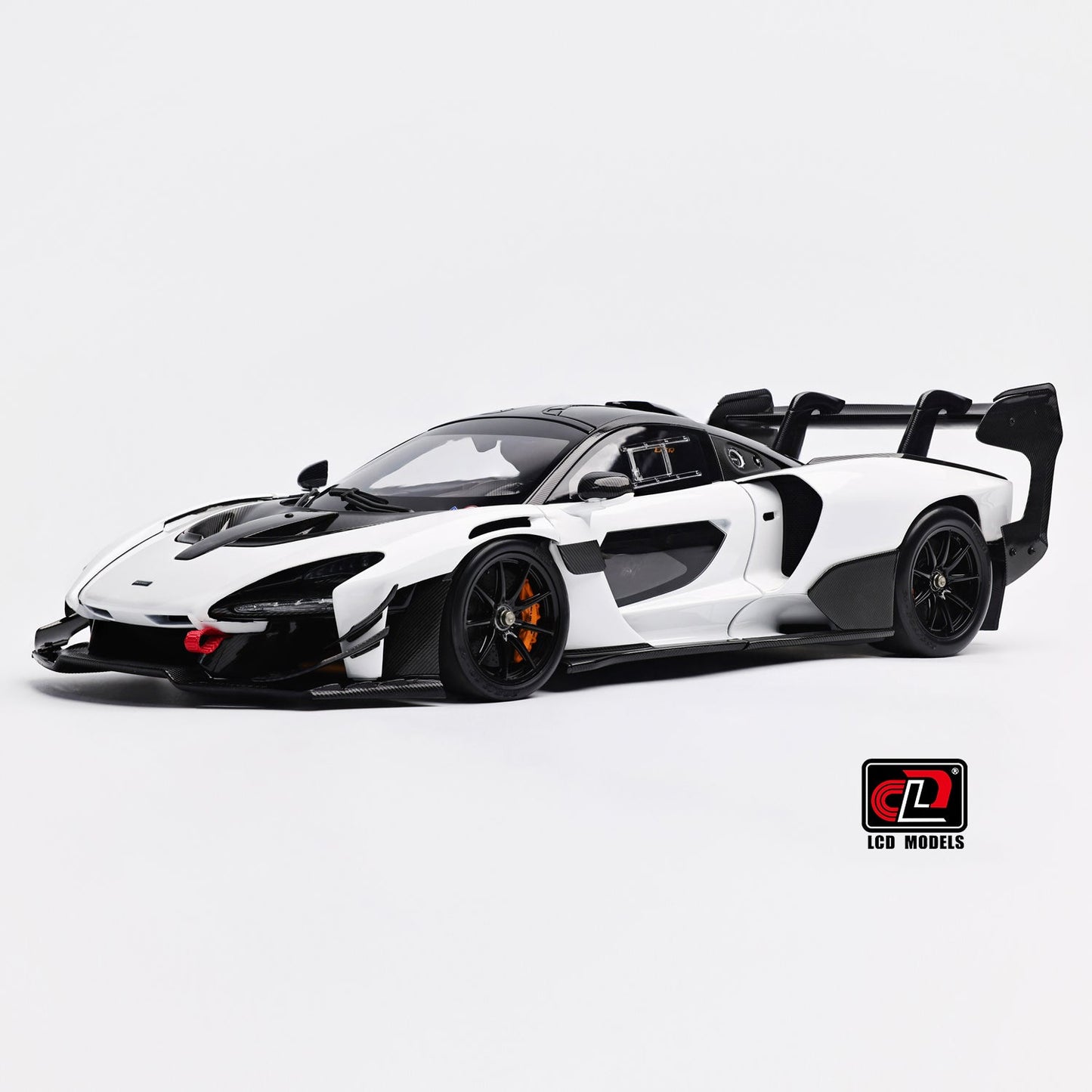 LCD Mclaren Senna GTR White 1:18