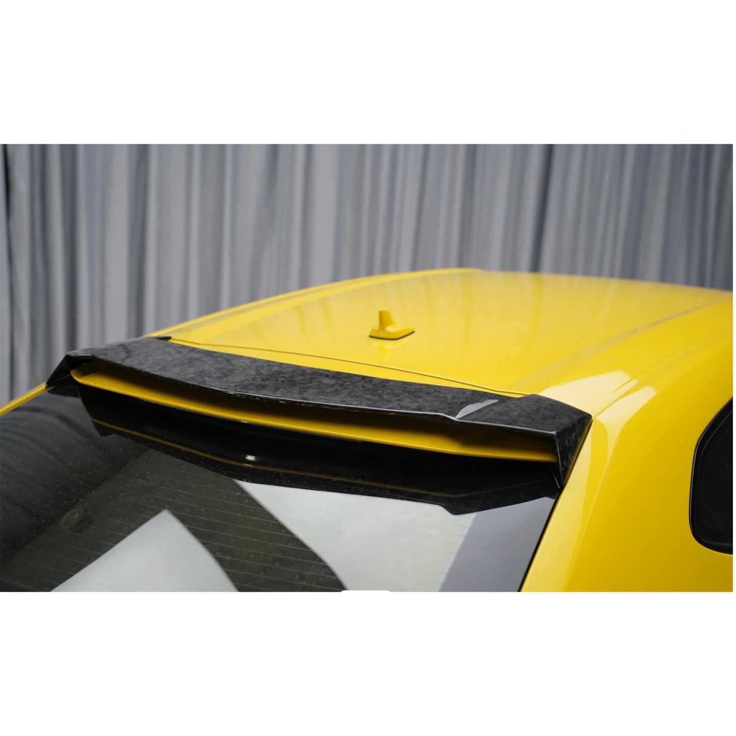 Dry Carbon Fiber Rear Roof Spoiler for Lamborghini Urus