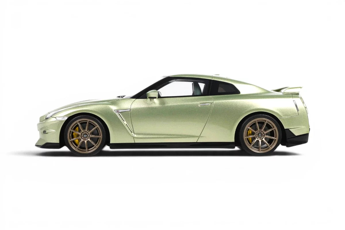 STM Diecast GT Spirit 2024 Nissan GT-R (R35) Skyline T-Spec Premium Edition Millenium Jade Green...