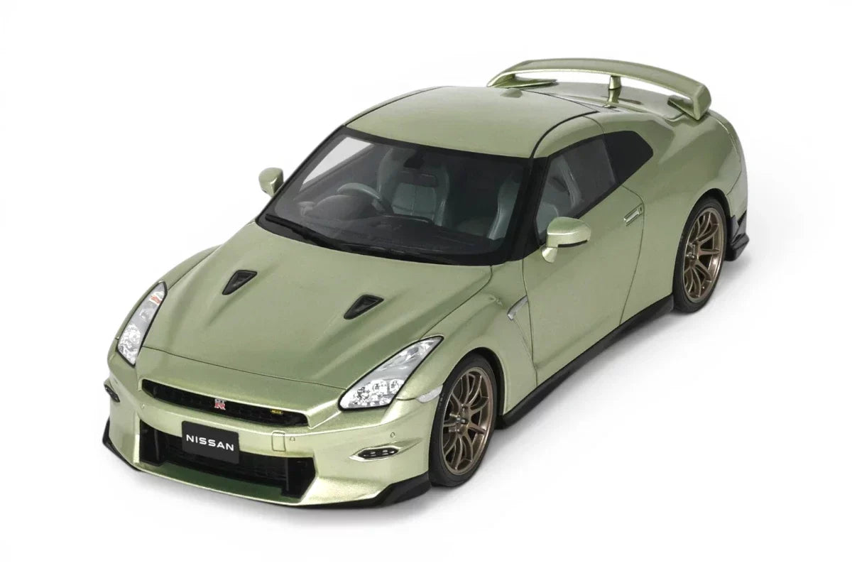 STM Diecast GT Spirit 2024 Nissan GT-R (R35) Skyline T-Spec Premium Edition Millenium Jade Green...