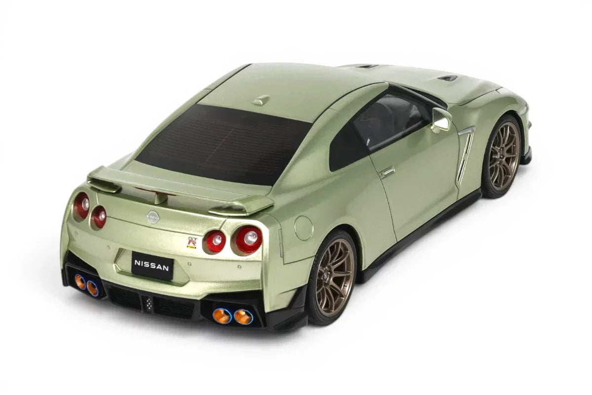 STM Diecast GT Spirit 2024 Nissan GT-R (R35) Skyline T-Spec Premium Edition Millenium Jade Green...