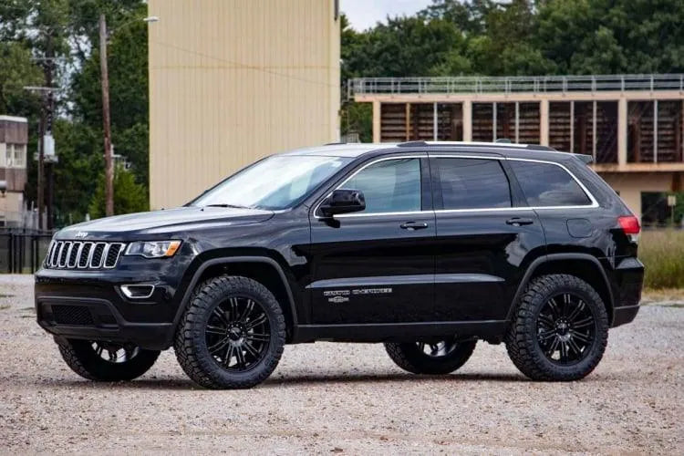 Rough Country 2011-2022 Jeep Grand Cherokee 2.5 Inch Lift Kit