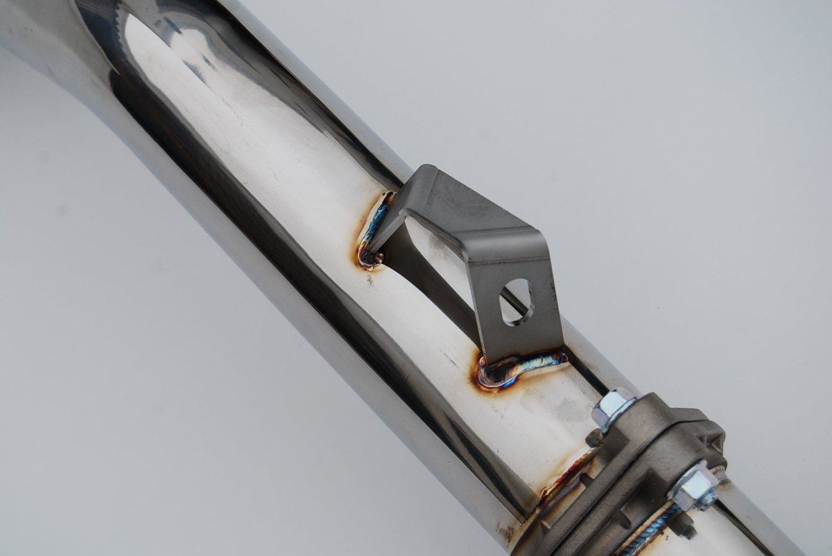 Invidia [22-26 WRX Auto] Bottom High Flow Cat Front Pipe | HS22SW4AFPCB