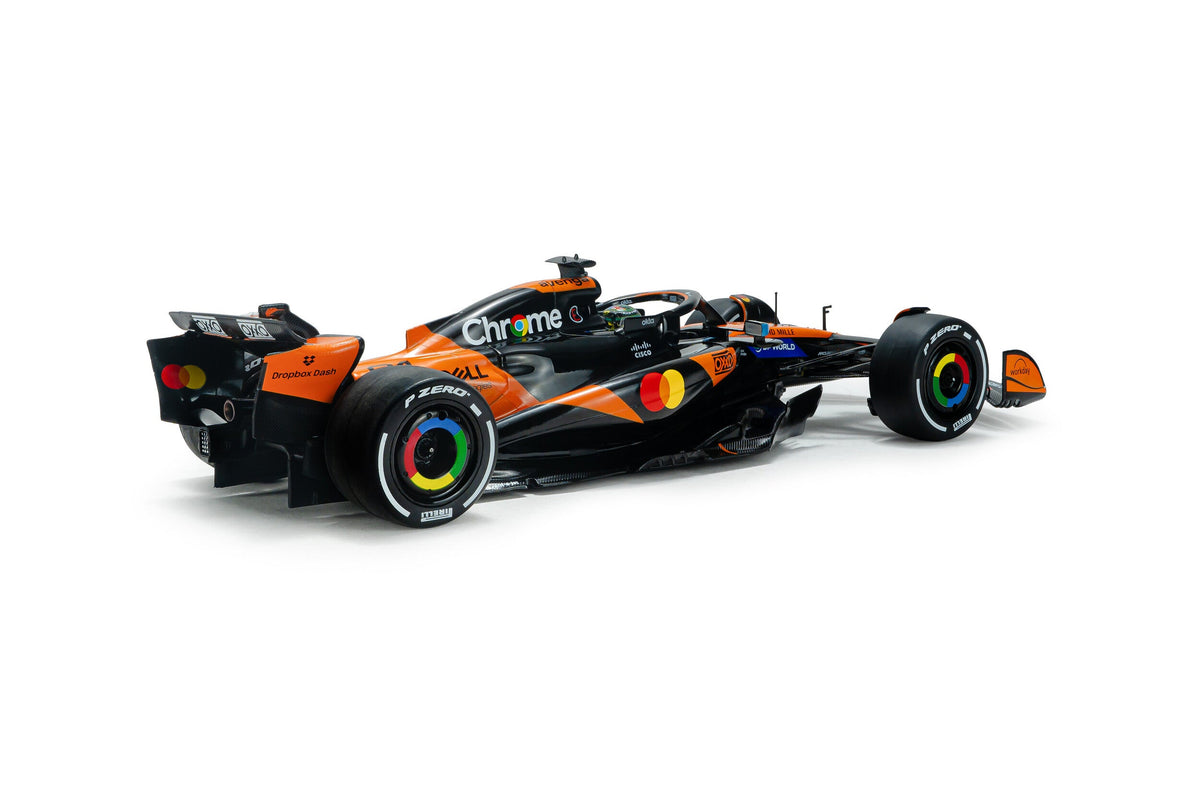 STM Diecast Solido Mclaren F1 Team MCL39 Orange #81 O. Piastri Winner China GP 2025 1:18 - View 4