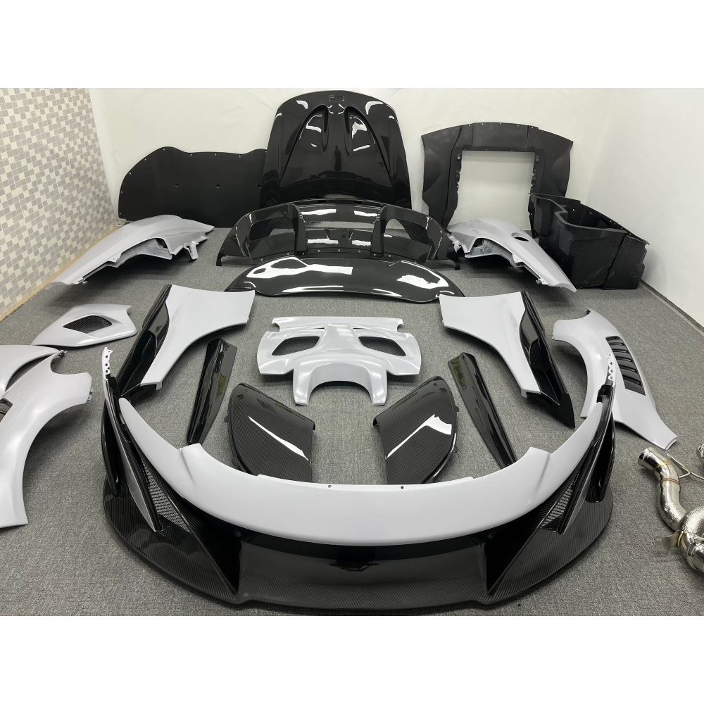McLaren MP4-12C/650S/675LT | Phoenyx Design Carbon Fiber 675LT Conversion Louvred Front Fenders
