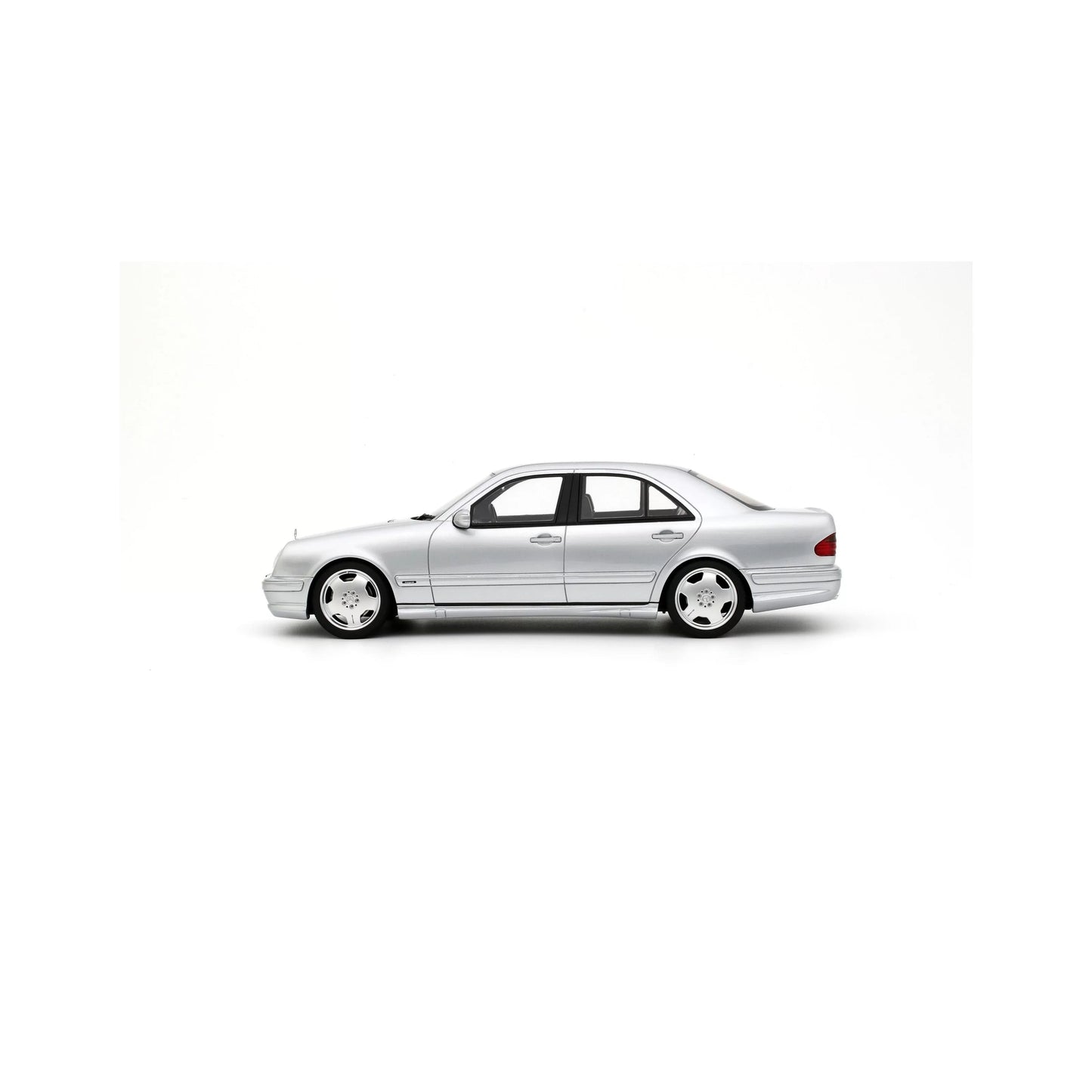 Otto 2001 Mercedes-Benz E55 AMG W210 Brilliant Silver 744 1:18