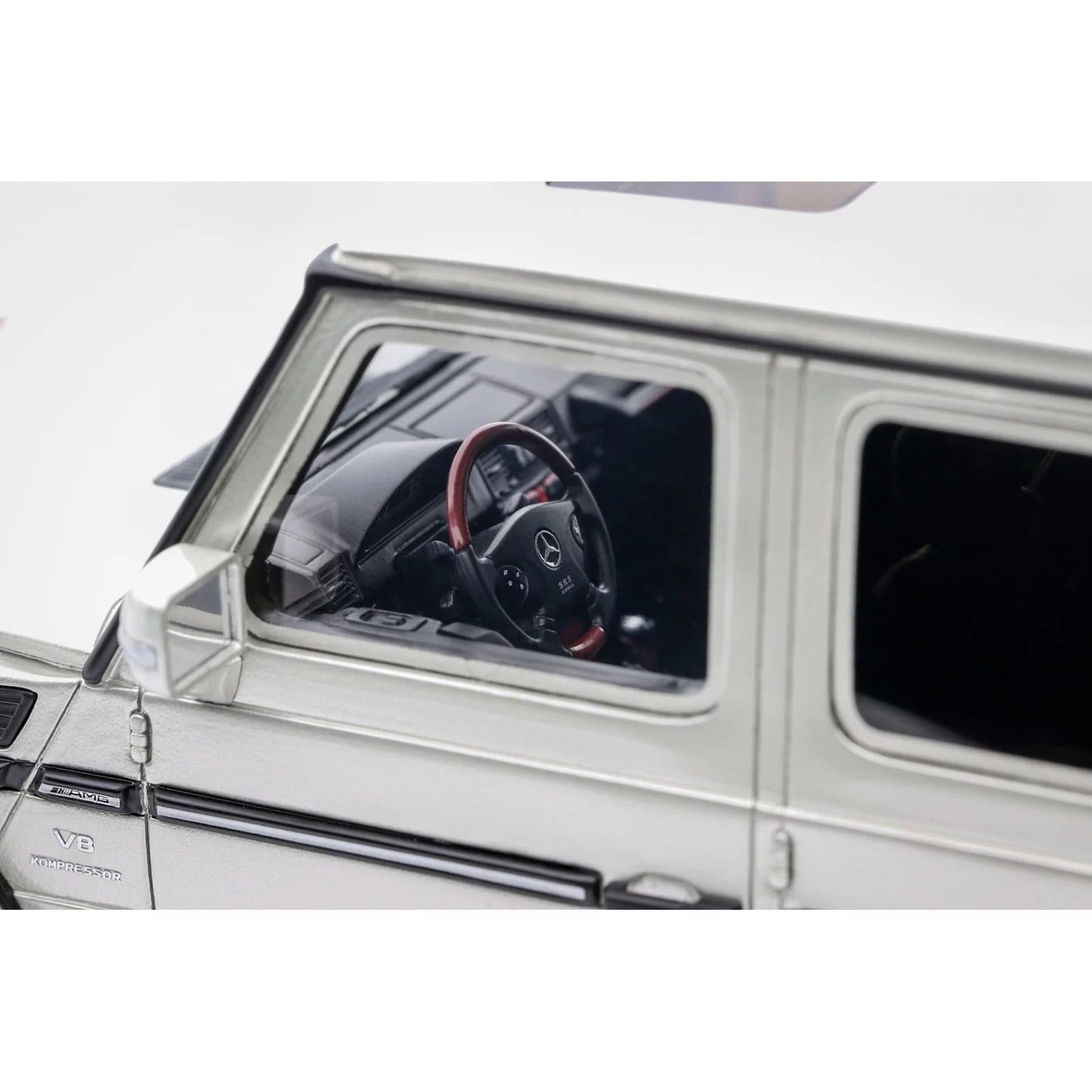 Otto Mercedes-Benz 2003 G-Class G55 AMG (W463) Iridium Silver 1:18