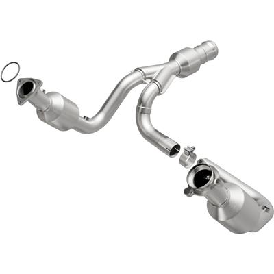 MagnaFlow OEM Grade Federal/EPA Compliant Direct-Fit Catalytic Converters - 52617
