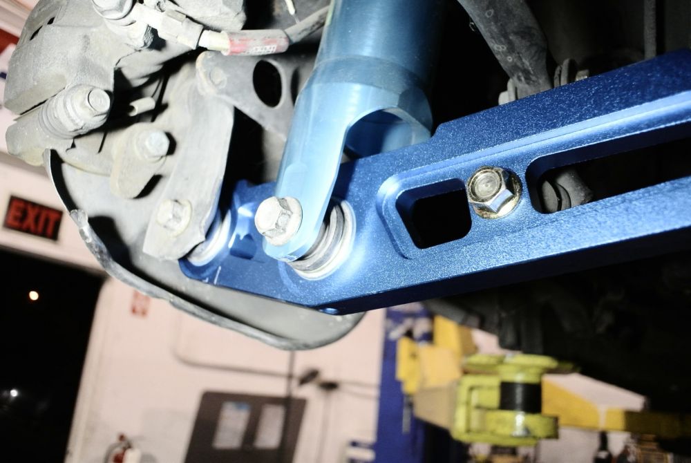 Megan Racing Rear Lower Control Arm for 1994-2001 Acura Integra Spherical Bushing Equipped MRS-HA-HC92-V2