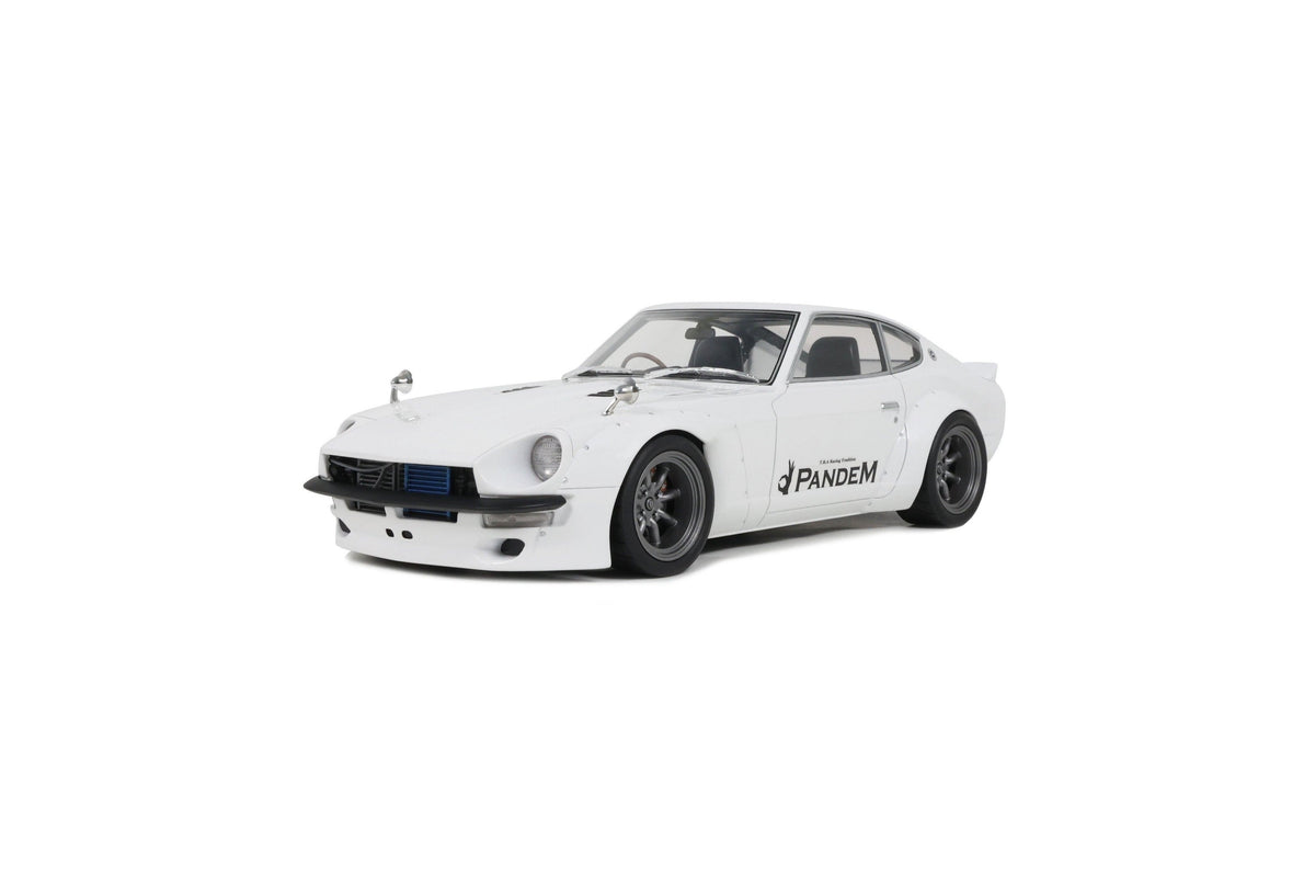 STM Diecast Otto 2015 Nissan Fairlady 240 Z Pandem White 1:18 - View 2