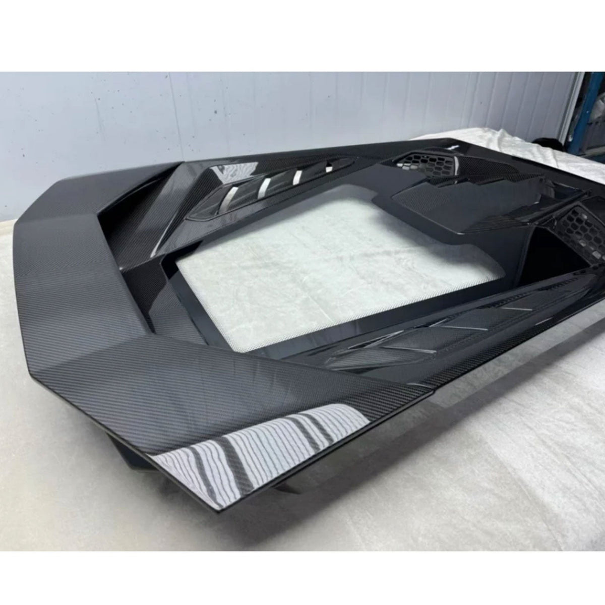 Bull Boost Performance Carbon Fiber Engine Hood Cover with Transparent Window for Lamborghini...