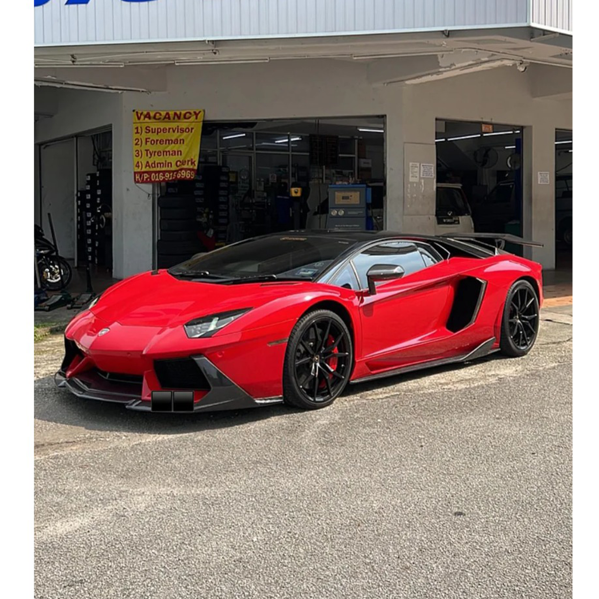 Bull Boost Performance V Style Dry Carbon Fiber Front Splitter for Lamborghini Aventador LP700