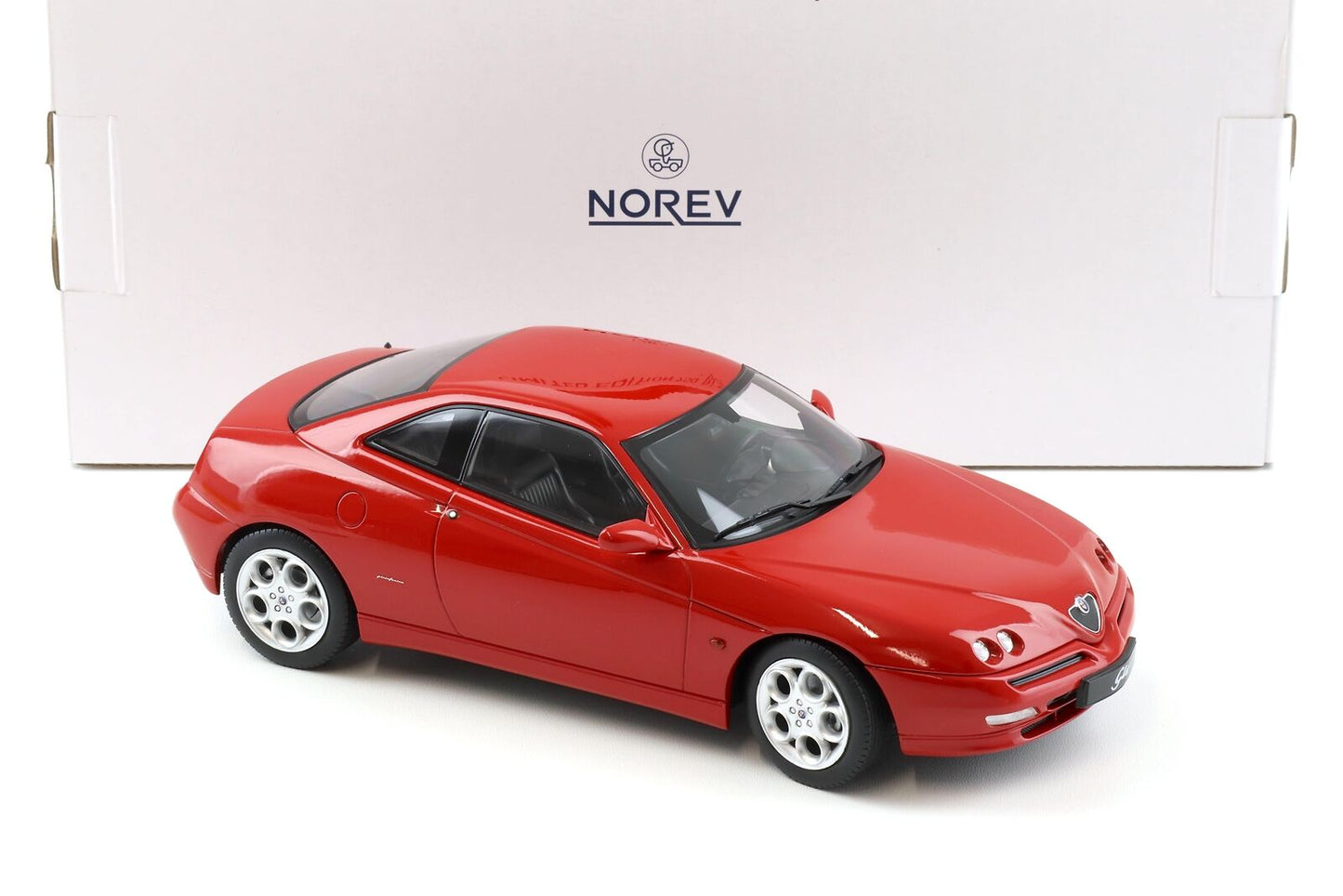 Norev 1999 Alfa Romeo GTV Coupe 2.0 16v Red 1:18