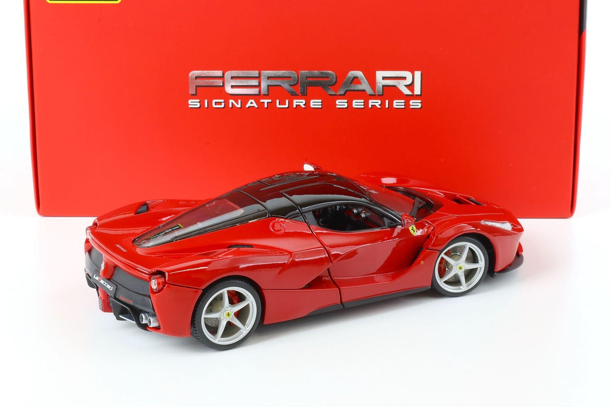 STM Diecast Bburago Signature Series Ferrari LaFerrari Red (Rossa Corsa) 1:18 - View 3