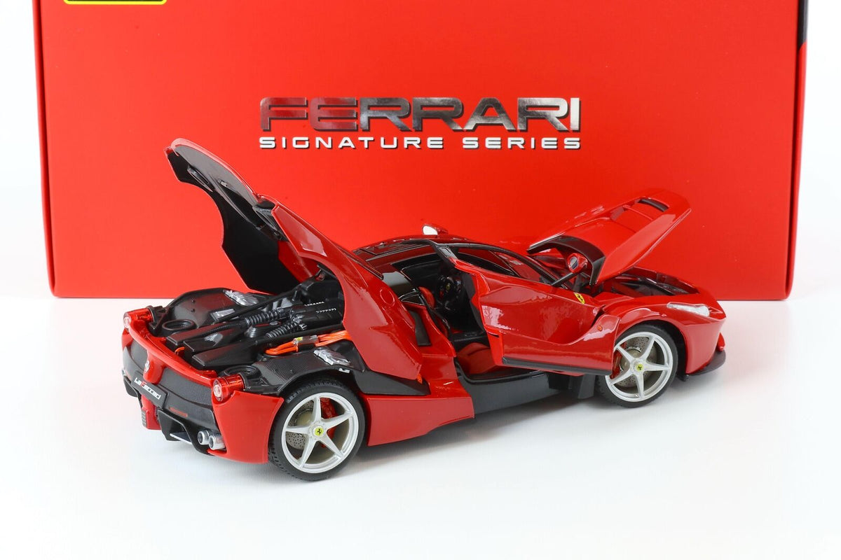STM Diecast Bburago Signature Series Ferrari LaFerrari Red (Rossa Corsa) 1:18 - View 4
