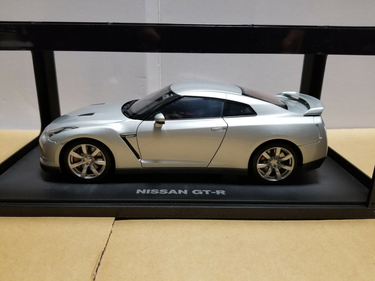 AUTOart Millennium Nissan Skyline GT-R (R35) Ultimate Metal Silver 1:18