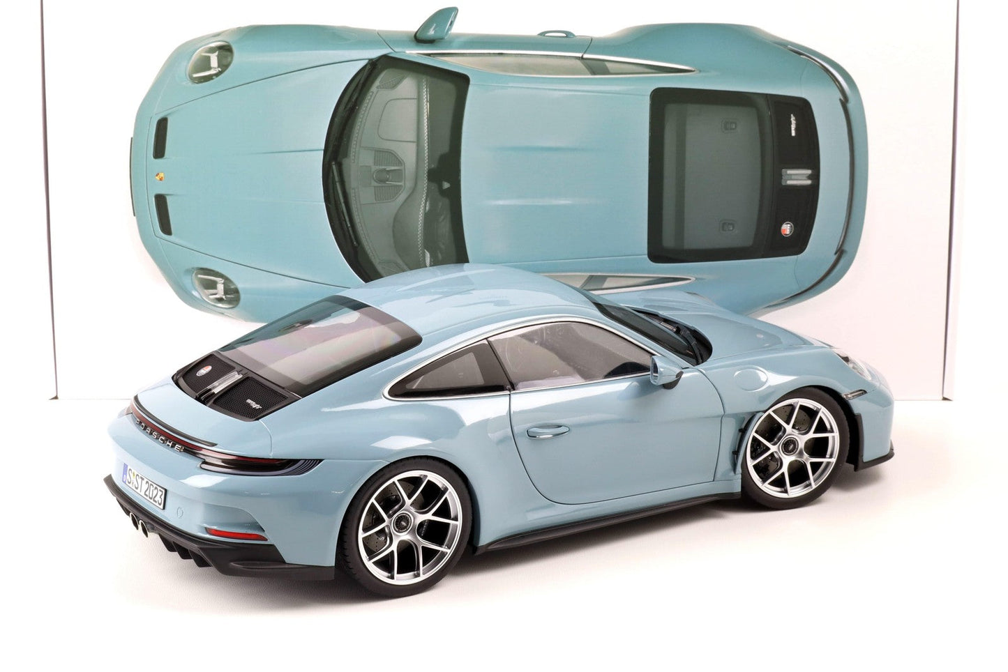 Norev 2023 Porsche 911 992 S/T Meissen Blue 1:12
