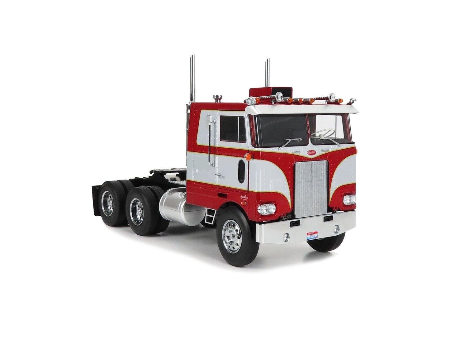 Road Kings 1977 Peterbilt 352 Pacemaker Semi Red and Silver 1:18