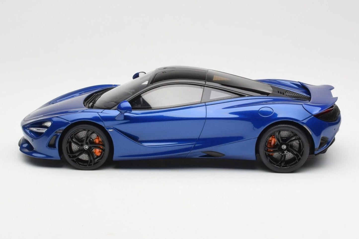 GT Spirit 2023 Mclaren 750S Aurora Blue 1:18