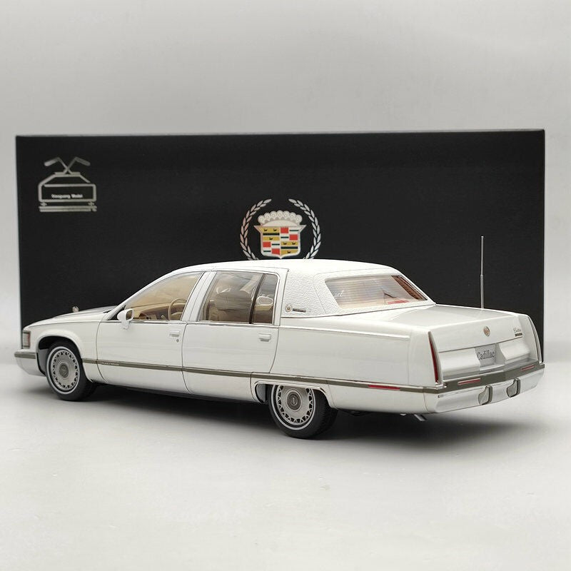 Xiaoguang Model 1993 Cadillac Fleetwood Brougham White 1:18