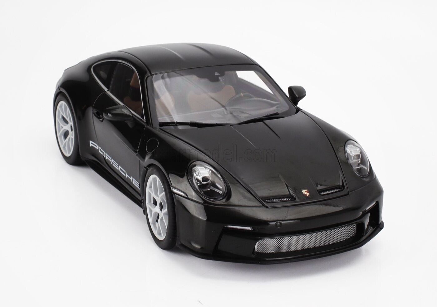 Norev 2024 Porsche 911 992 S/T Olive Green 1:18 DEALER EDITION