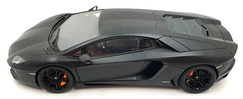 AUTOart Signature Lamborghini Aventador LP700-4 Nero Nemesis (Matte Black)  1:18