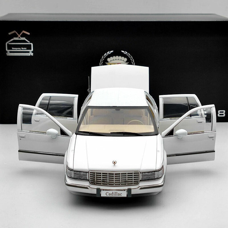Xiaoguang Model 1993 Cadillac Fleetwood Brougham White 1:18