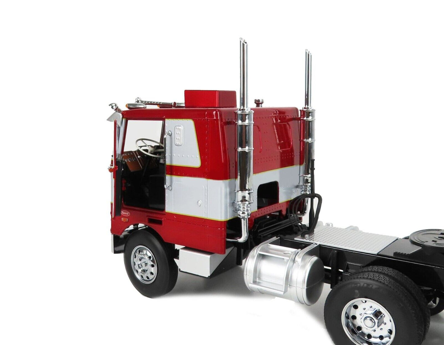Road Kings 1977 Peterbilt 352 Pacemaker Semi Red and Silver 1:18