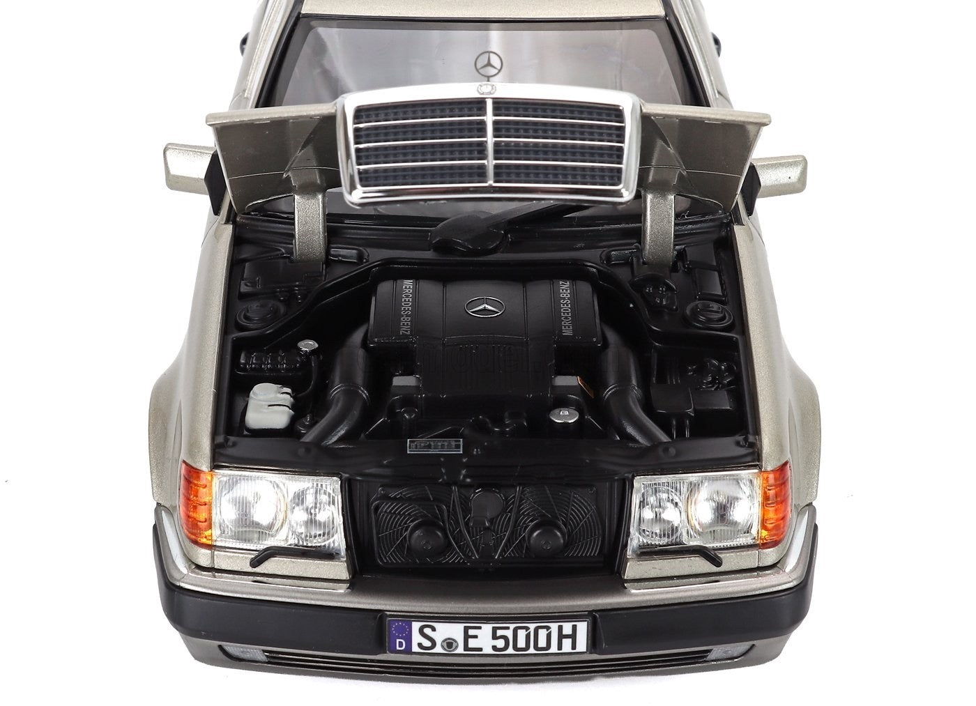 Norev 1990 Mercedes-Benz E Class 500E (W124) Smoke Silver 1:18