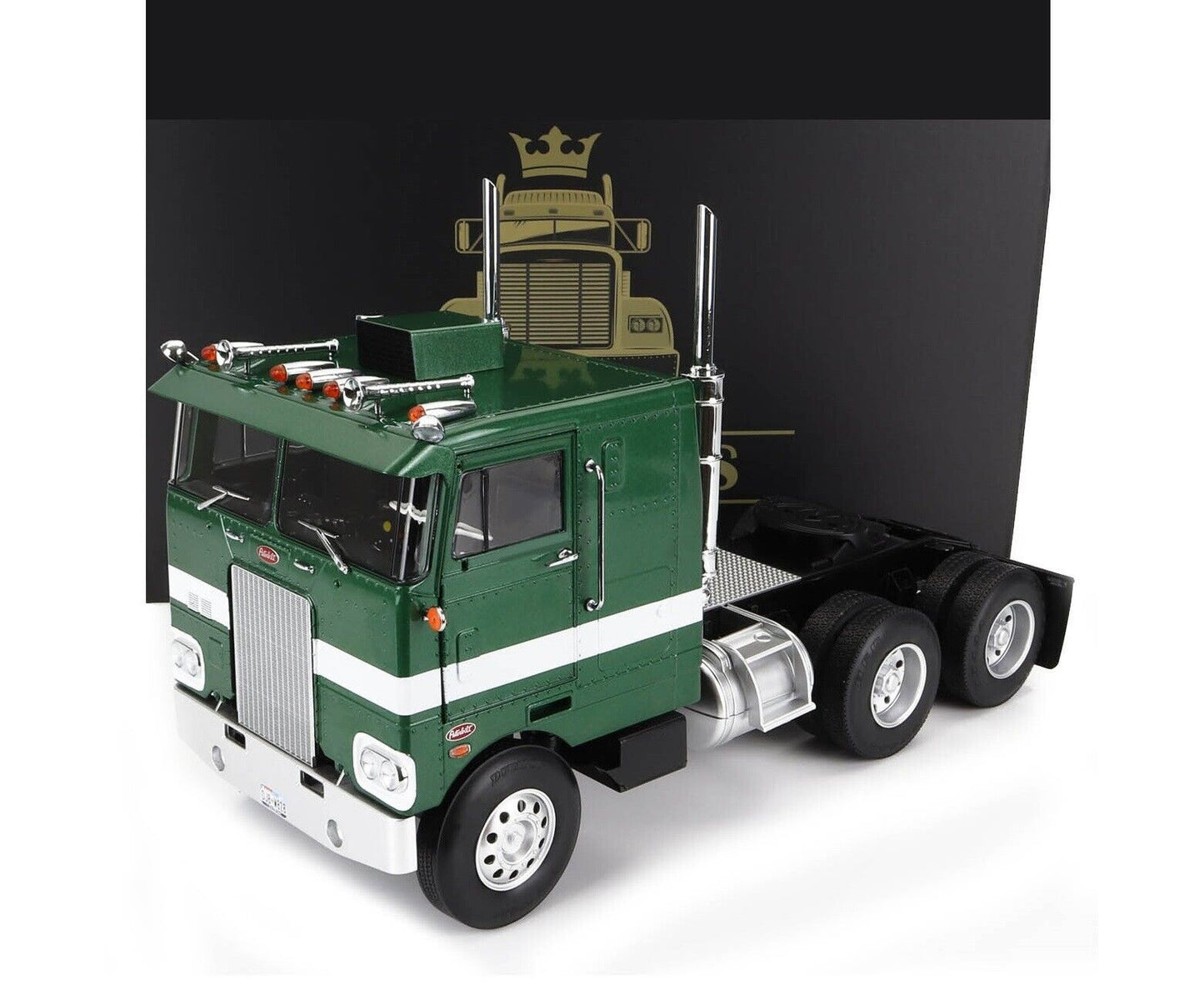 Road Kings 1977 Peterbilt 352 Pacemaker Semi Green and White 1:18