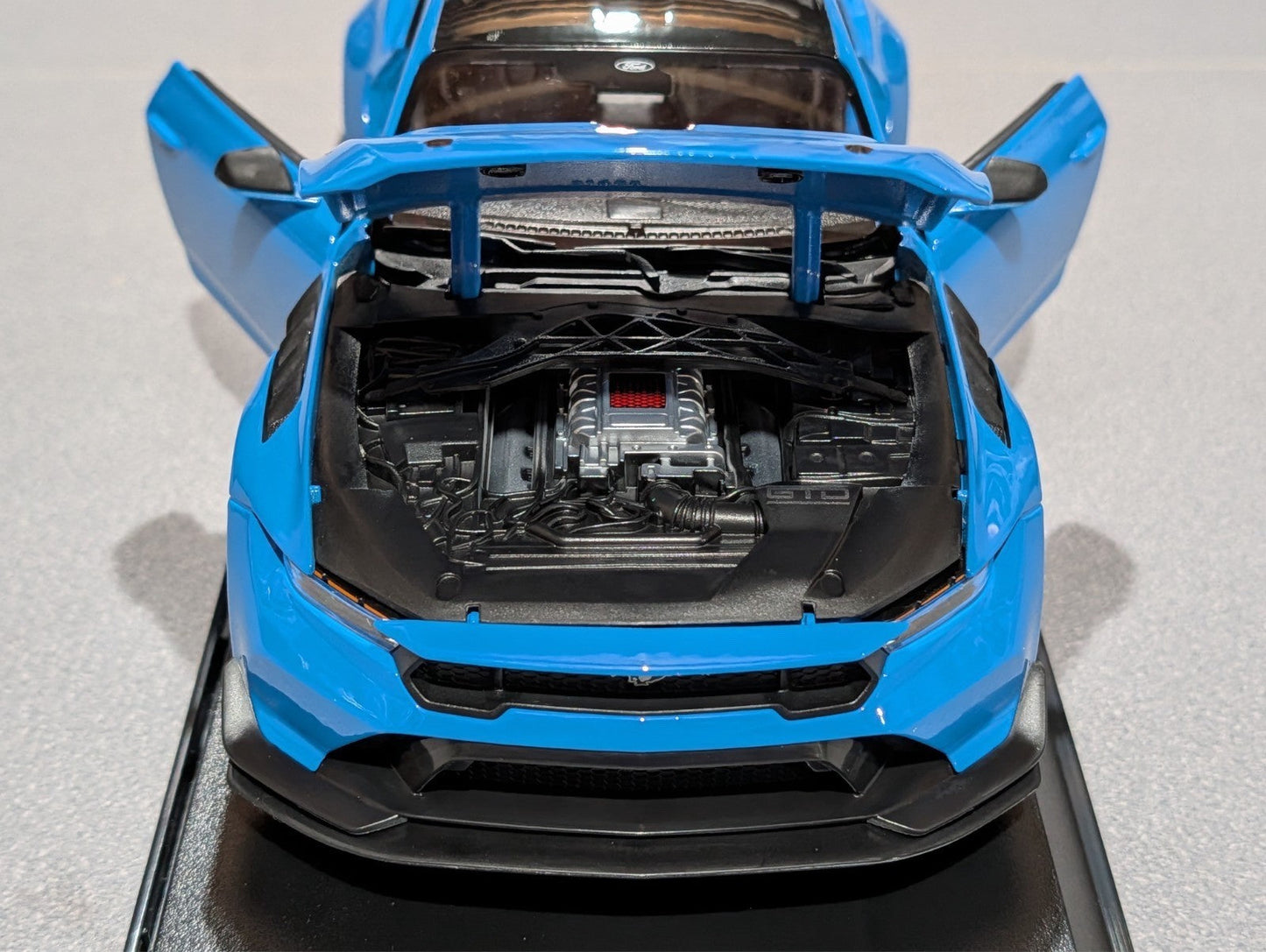 Maisto 2025 Ford USA Mustang GTD 5.2L V8 Grabber Blue 1:18