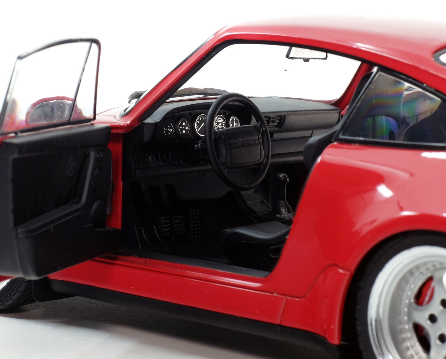 Solido 1990 Porsche 911 (964) Turbo 3.6 Indian Red 1:18