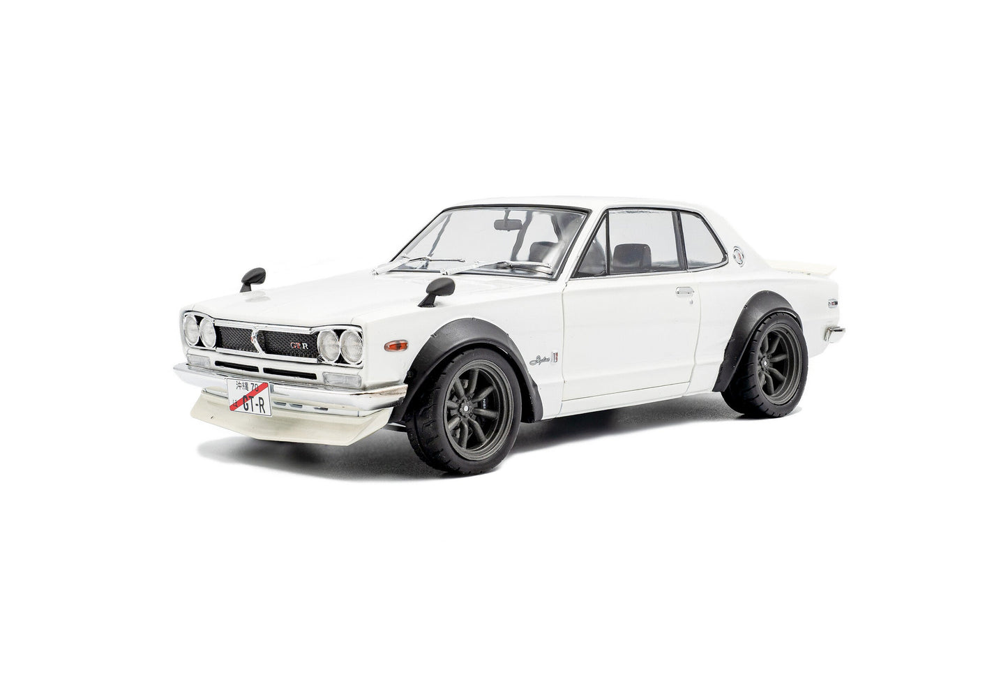 Solido 1970 Nissan Skyline (C10) Hakosuka White 1:18