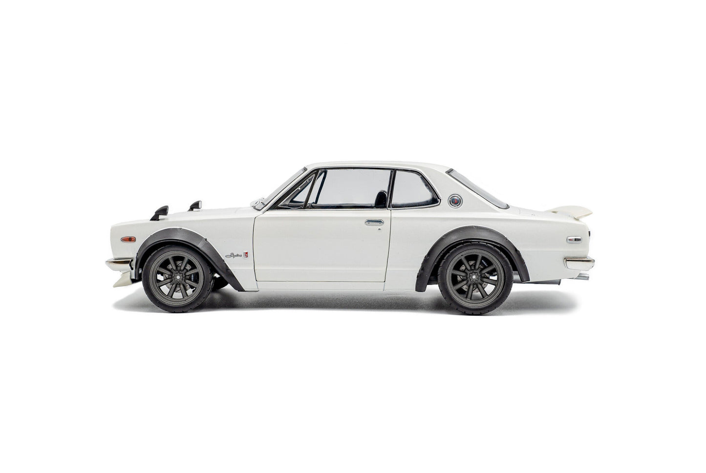 Solido 1970 Nissan Skyline (C10) Hakosuka White 1:18