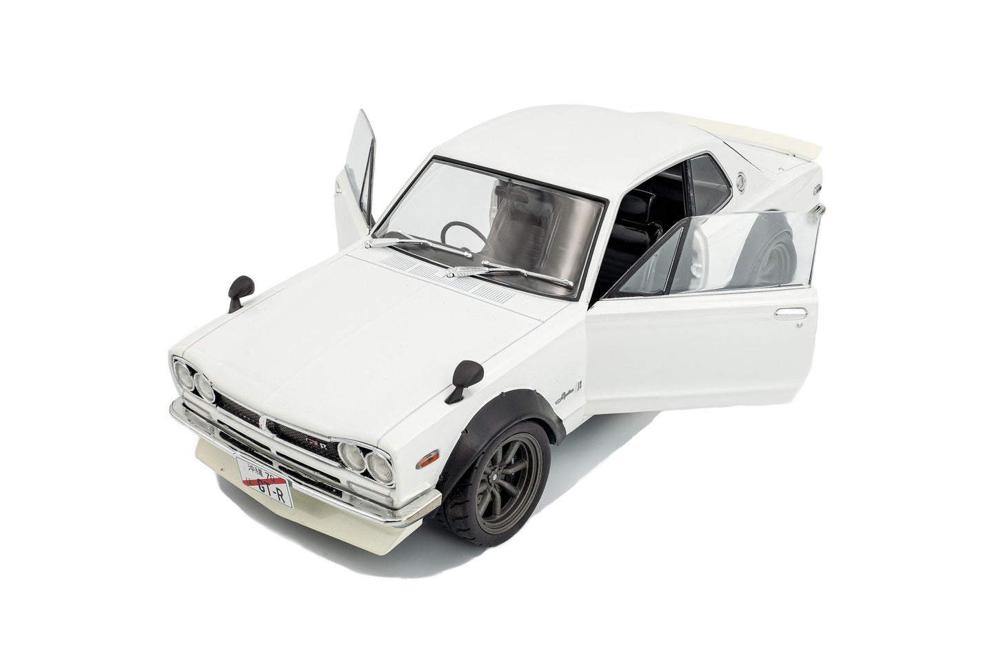 Solido 1970 Nissan Skyline (C10) Hakosuka White 1:18