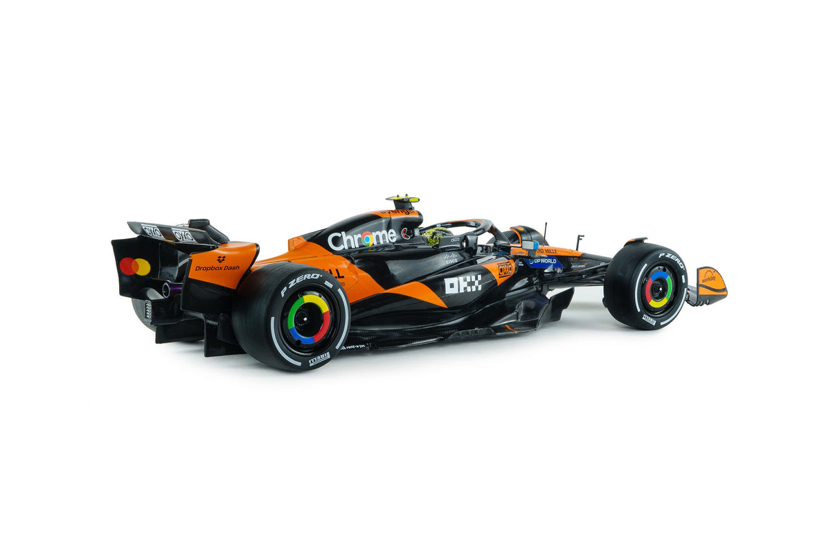 STM Diecast Solido Mclaren F1 Team MCL39 Orange #4 L. Norris Winner Australian GP 2025 1:18 - View 4
