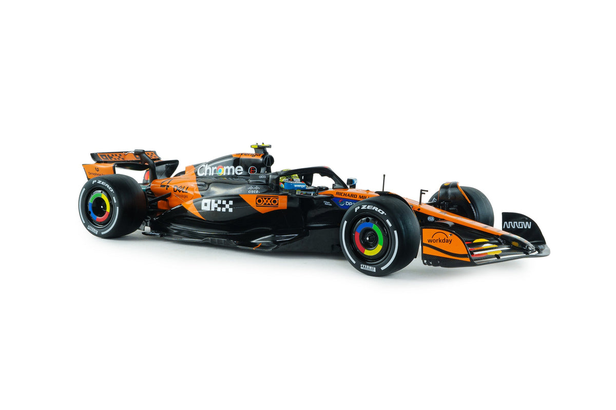 STM Diecast Solido Mclaren F1 Team MCL39 Orange #4 L. Norris Winner Australian GP 2025 1:18 - View 6