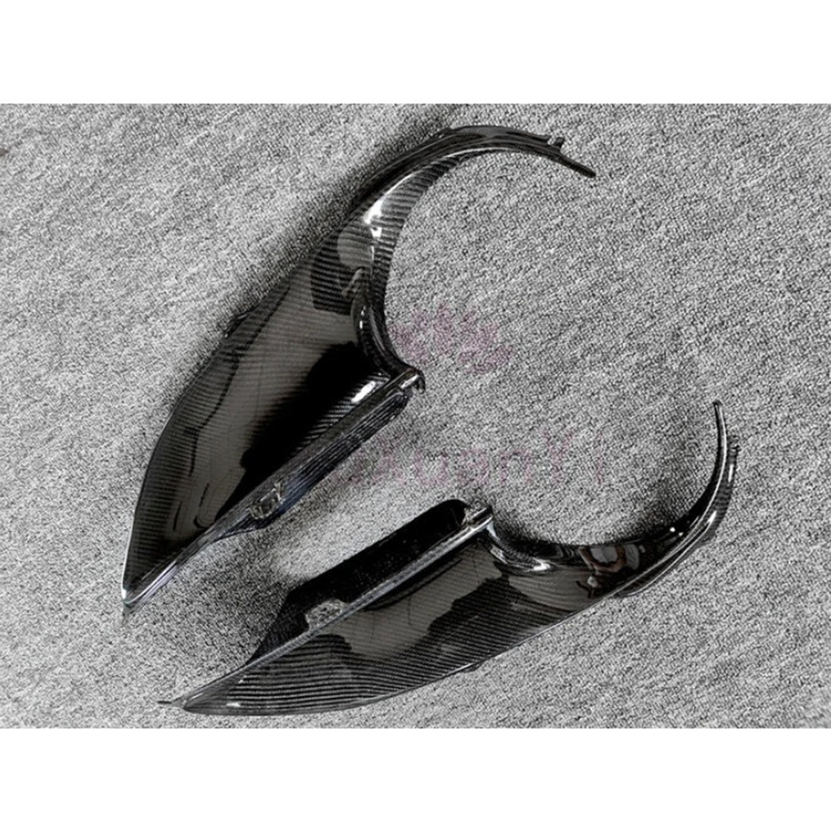 STRATEC SYSTEMS N Style Carbon Fiber Rear Fog Tail Light Surround Cover for Ferrari 488 GTB /...