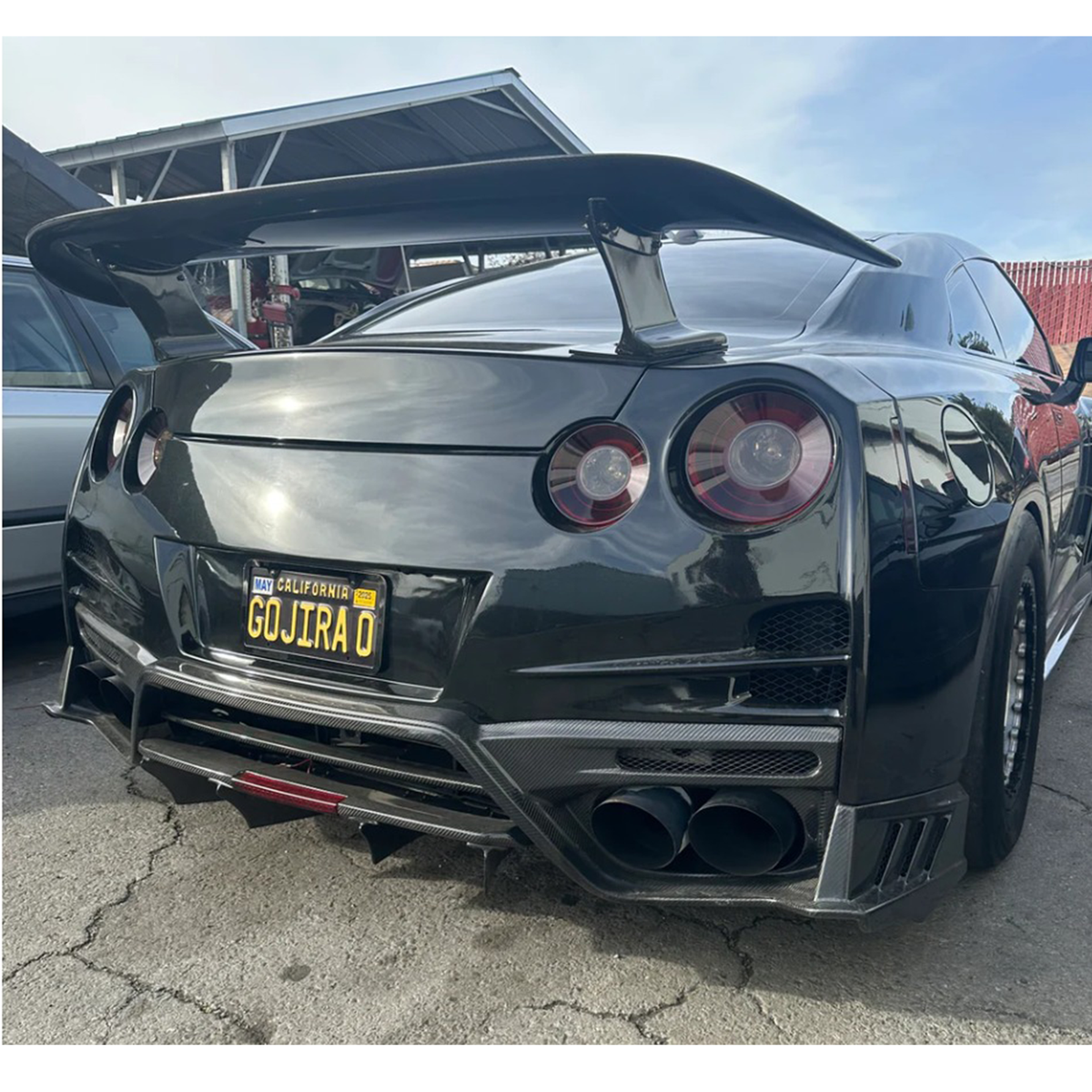 Carbon Fiber Rear Diffuser with Brake Light for Nissan GT R R35